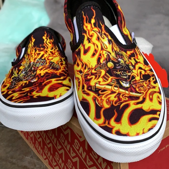 VANS CLASSIC SLIP ON SAMURAI RISING BLACK/Trwht MN - Picture 9 of 16